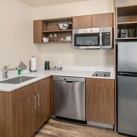 Executive Residency By Best Western Navigator Inn & Suites Эверетт Экстерьер фото