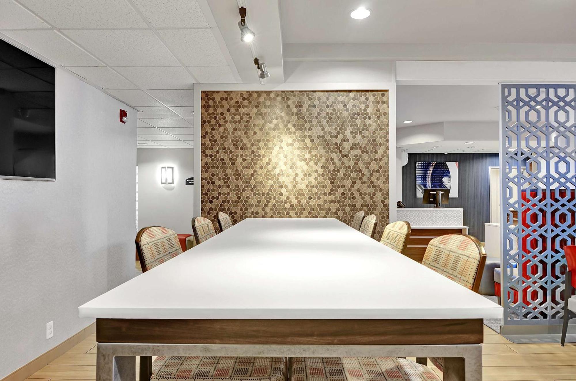 Executive Residency By Best Western Navigator Inn & Suites Эверетт Экстерьер фото