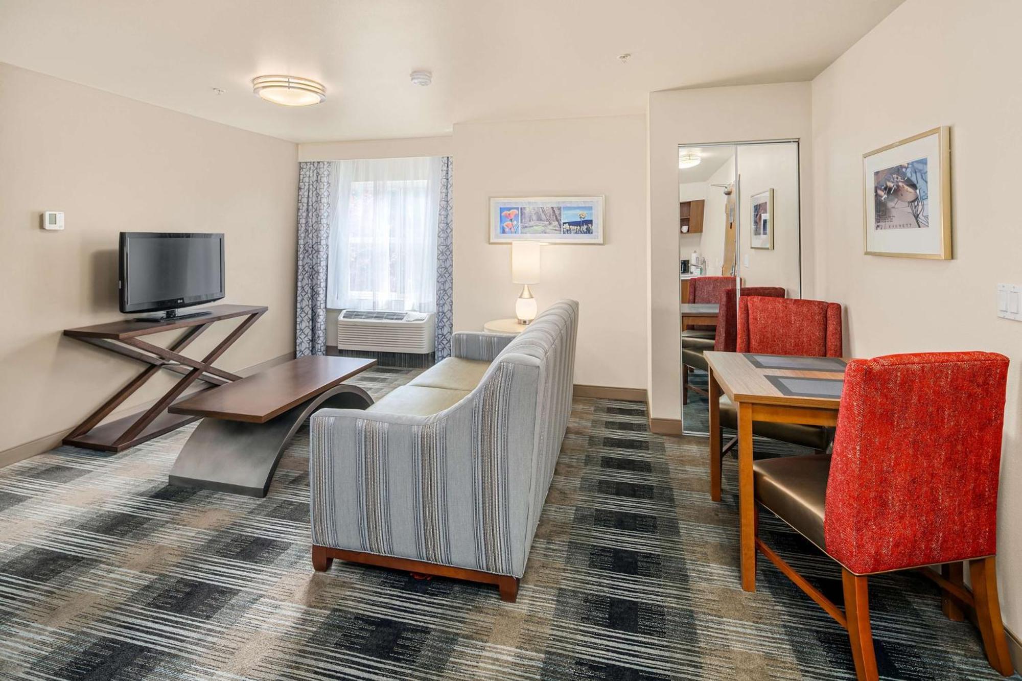 Executive Residency By Best Western Navigator Inn & Suites Эверетт Экстерьер фото